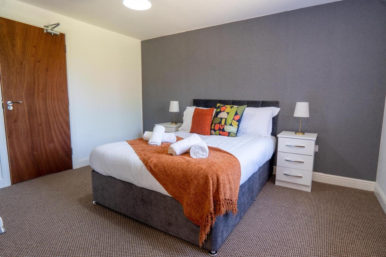 Heartland House, 7 Spacious Bedrooms Sleeps 4 Plus, Near Nec, Jlr,Bhx Birmingham Exterior photo